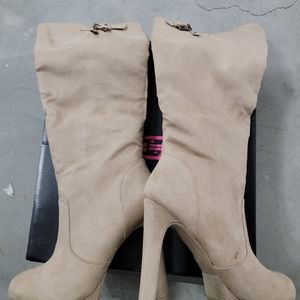 Taupe boots